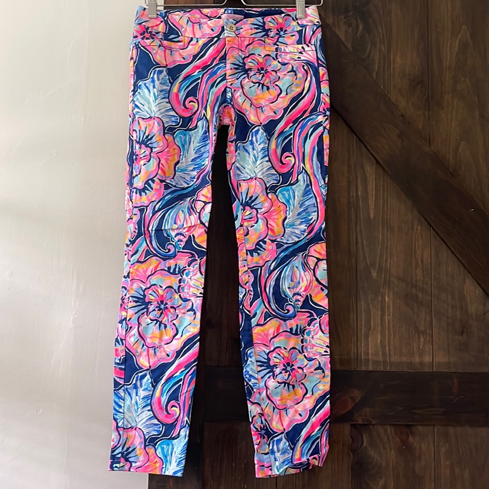 Lilly Pulitzer floral and vibrant pant